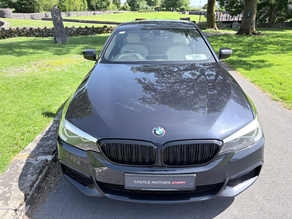2019 BMW 5 Series thumbnail 3