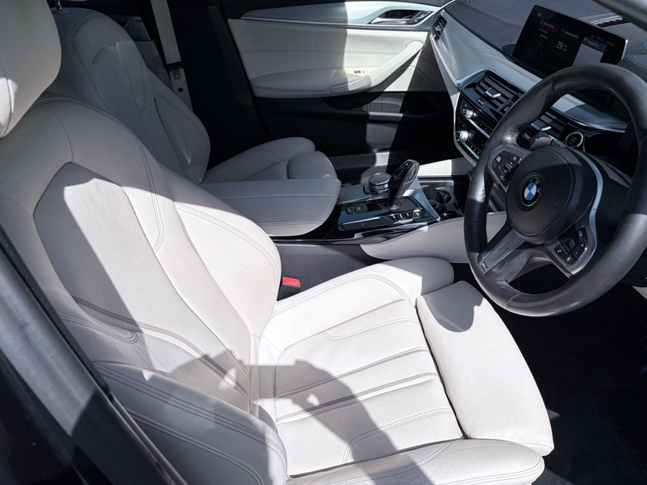2019 BMW 5 Series thumbnail 9