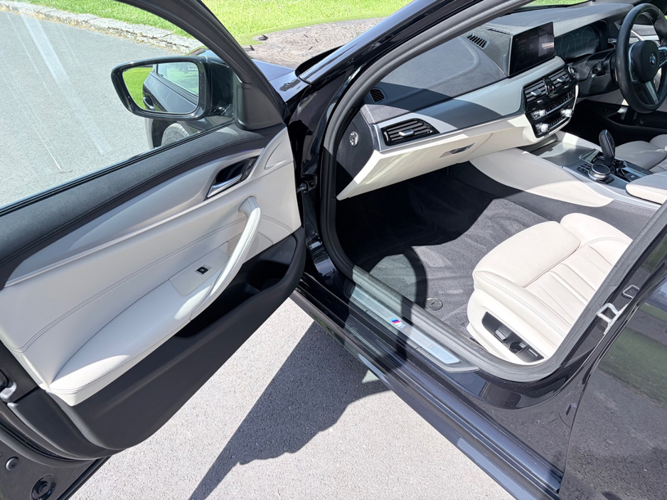 2019 BMW 5 Series thumbnail 11
