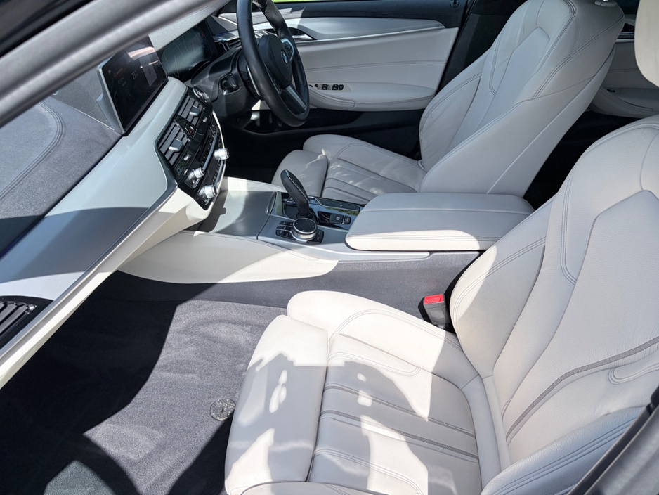 2019 BMW 5 Series thumbnail 12