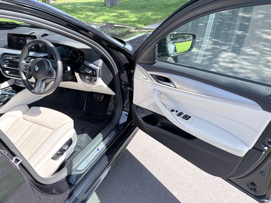 2019 BMW 5 Series thumbnail 16