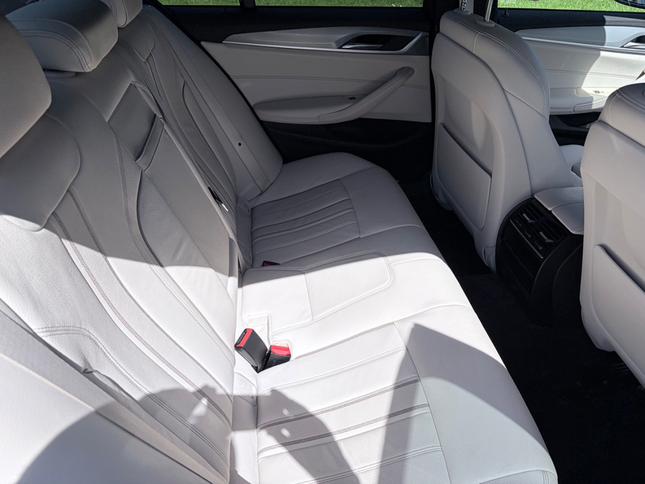 2019 BMW 5 Series thumbnail 18