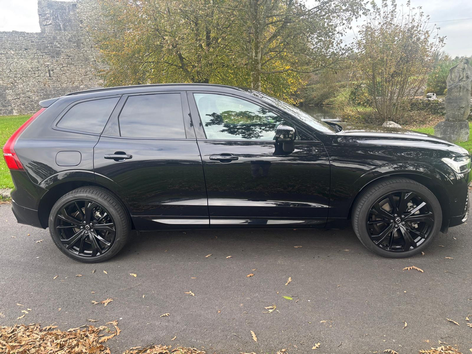 2025 Volvo XC60 thumbnail 9