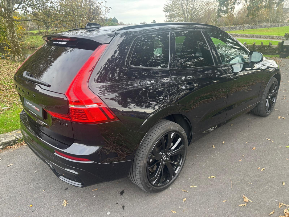 2025 Volvo XC60 thumbnail 10