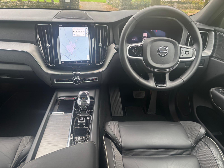 2025 Volvo XC60 thumbnail 12