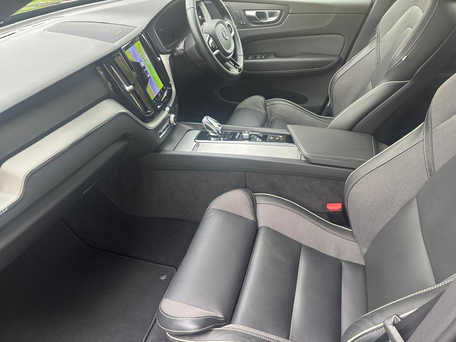 2025 Volvo XC60 thumbnail 13