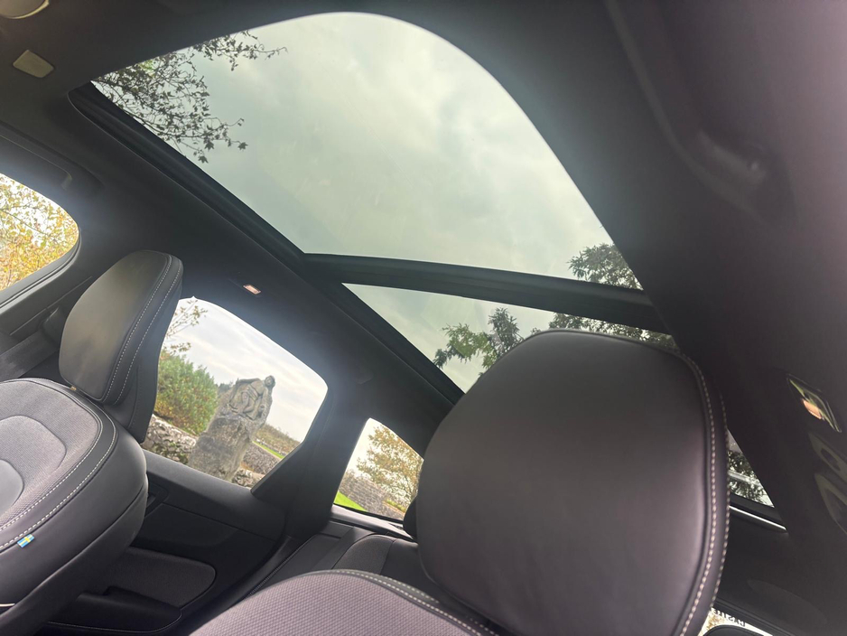 2025 Volvo XC60 thumbnail 14