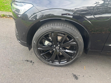 2025 Volvo XC60 thumbnail 31